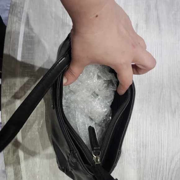 Guess Vintage Leather Shoulder Bag - Picture 4 of 6